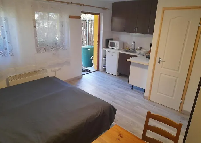 Ujkishaz Cottage - Budapest