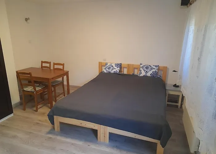 Ujkishaz Cottage - Budapest