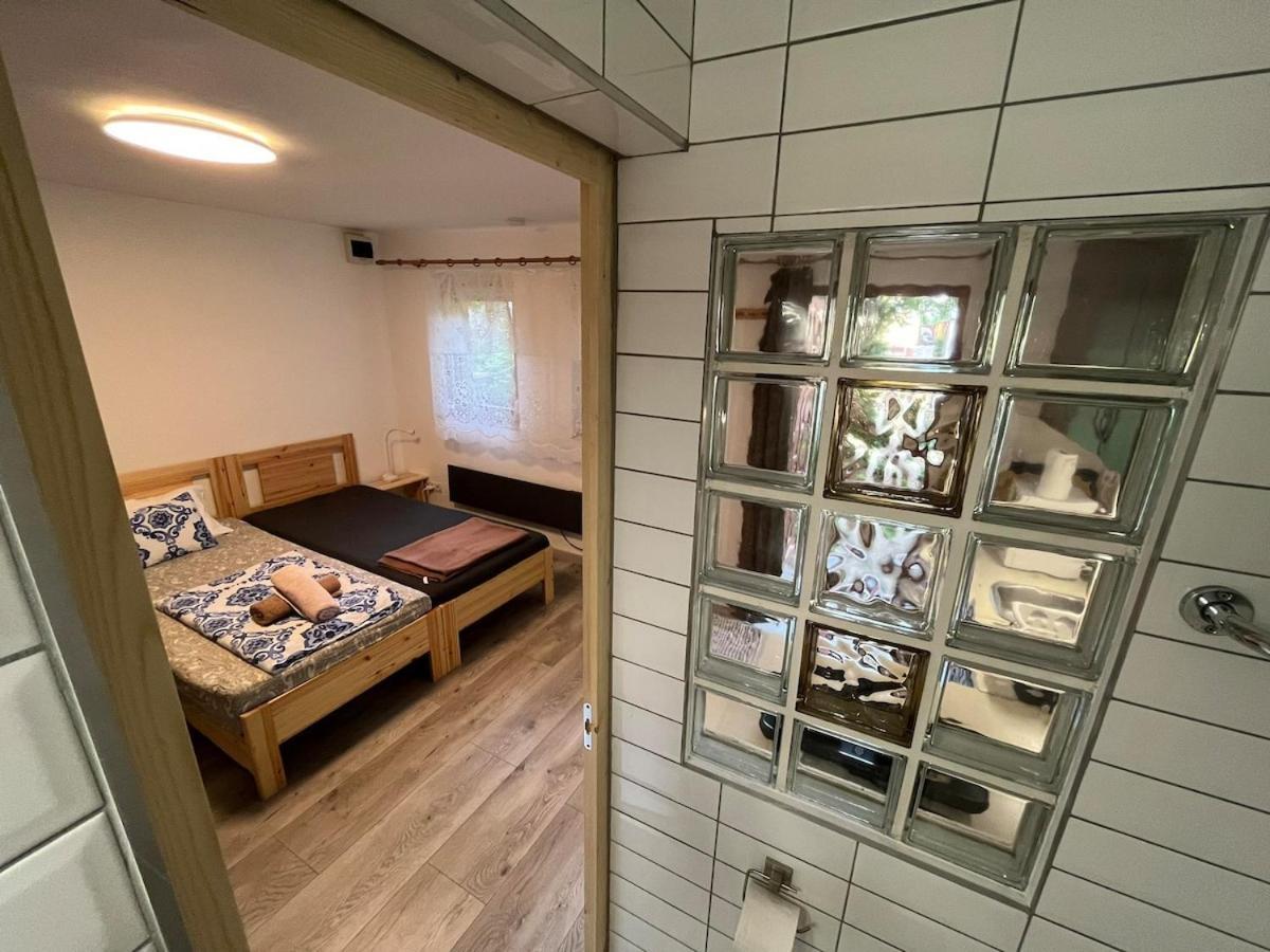 Apartment Ujkishaz - *
